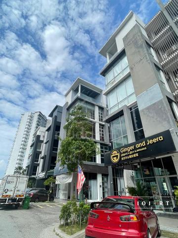 CORNER!! 4.5 Storey SemiD Shop OfficeEquine Park Seri Kembangan 3