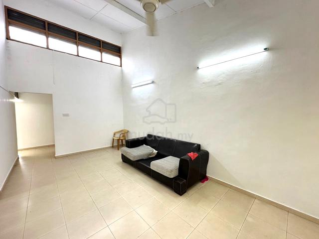 Furnished 3 beds 22x70ft Single Storey House Taman Melodies nearby CIQ 1