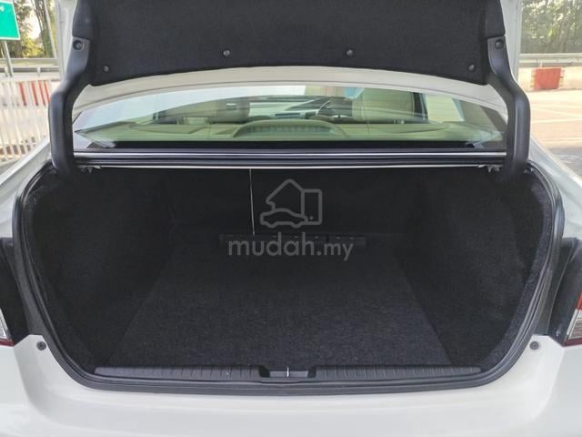 2011 Honda CIVIC 1.8 I-VTEC (A)-One Owner - 4