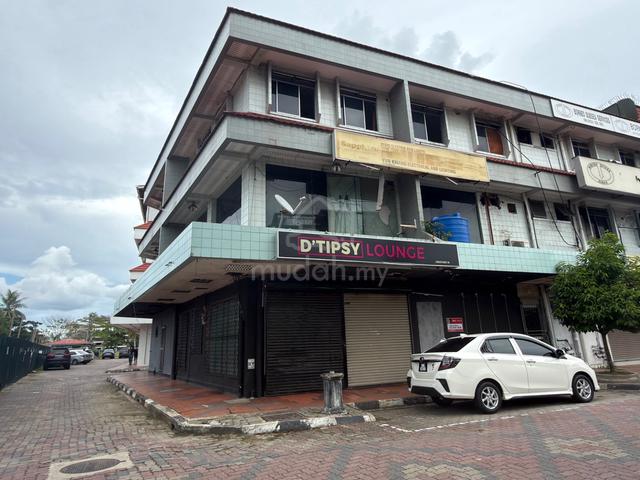 LABUAN Mainroad Corner 3 Storey Shophouse FOR SALE 1