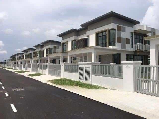 Taman Pulai Hijauan Semi D Original Gated Guarded FULL LOAN Value 900k 1