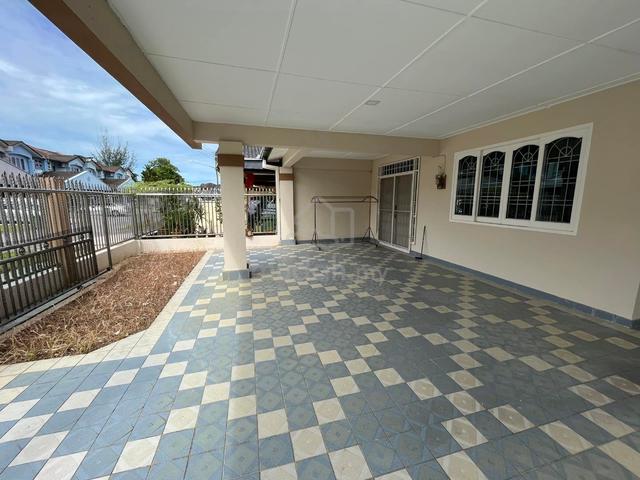 [RENT] Kenny Hill Double Storey Corner , Kuching 1