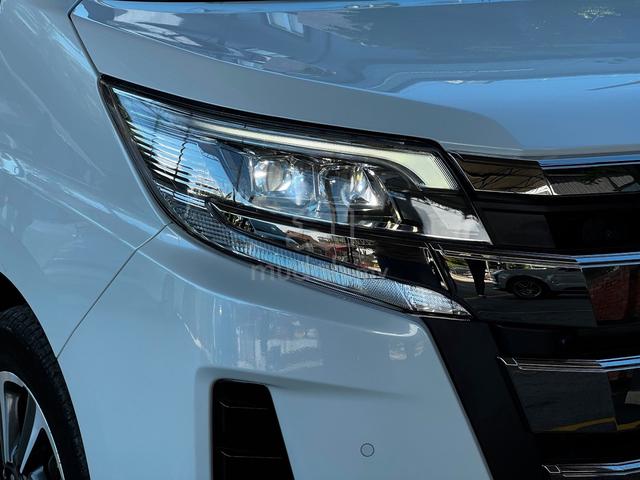 TOYOTA NOAH WXB3 2.0 (A) Full spec.Mileage27K.4.5 - 5