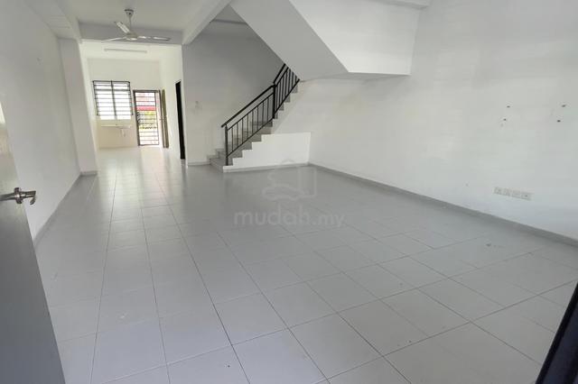 Freehold 2-Storey Terrace House Good Condition for Sale Durian Tunggal 1