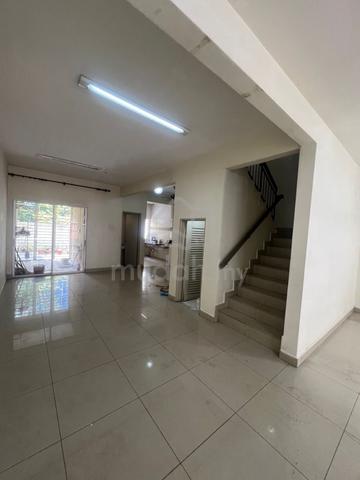 3 Storey Kinrara Mas Bukit Jalil-Freehold, Face East 1