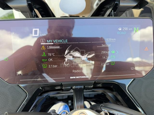 Bmw R 1300 RT low millage!! - photo 4 of 4