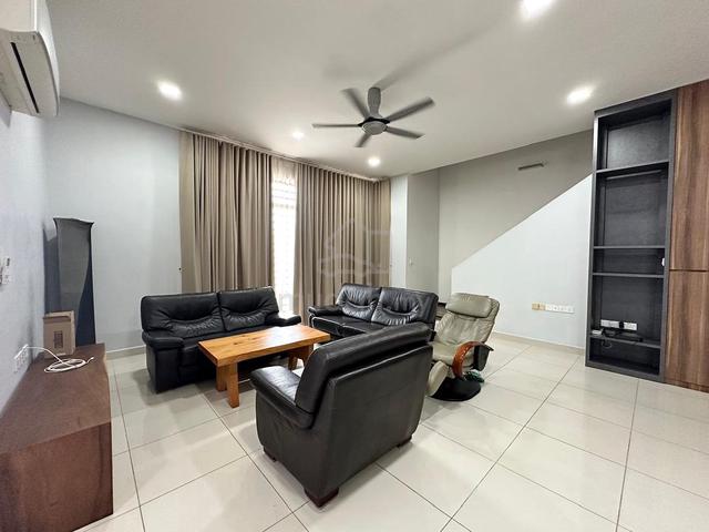 FULLY FURNISHED 2 Storey Zero Lot Bungalow Cinta Sayang Resort Villas 1