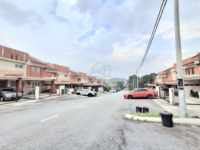 End Lot 2 sty Tmn Salak Damai Salak Tinggi Sepang atas bukit 1