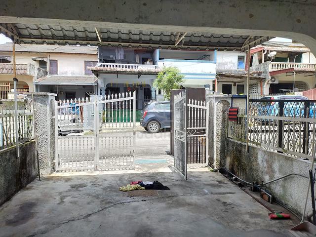 TAMAN BUKIT TIRAM JALAN PANTI 2storey untuk dijual 1