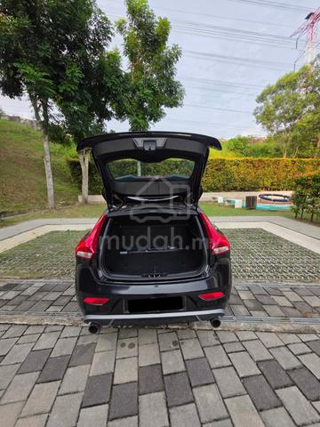 2018 Volvo V40 2.0 T4 (A) - 4