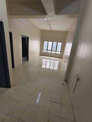 Dataran Otomobil Apartment 1