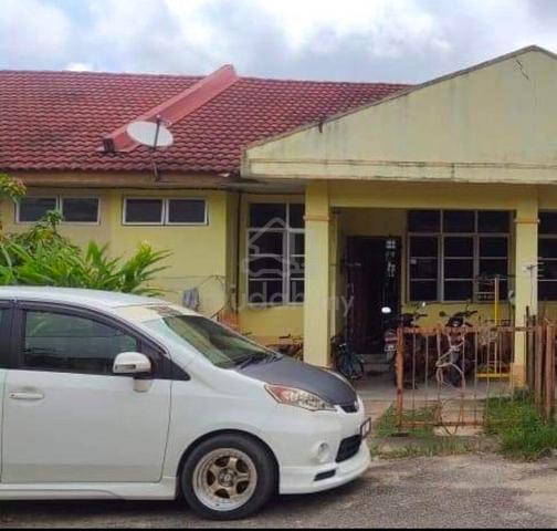Rumah Teres di Kemuning Machang untuk dijual 1