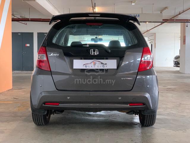 Honda JAZZ 1.5 V (A) FULL LOAN KAWTIM/ 5YR WARRATY - 4