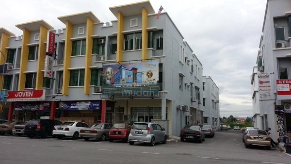 Kajang Bangi 3 Storey Shoplot Taman Putra Kajang For SALE 1