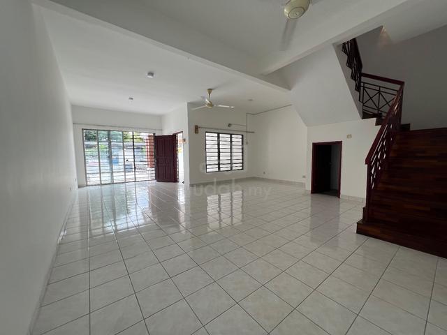 Puteri 10, Bandar Puteri 2sty house for Rent 1