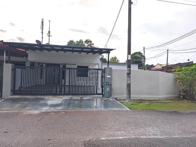 Taman Universiti Skudai Single Storey Corner Lot Fully Reno 1