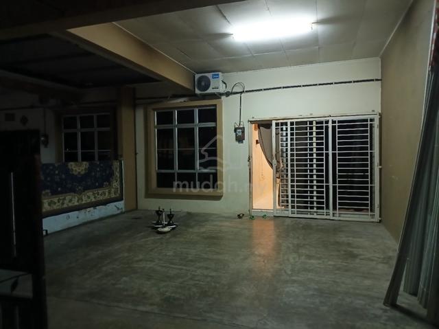 Rumah teres untuk disewa berhampiran Pekan Durian Tunggal 1