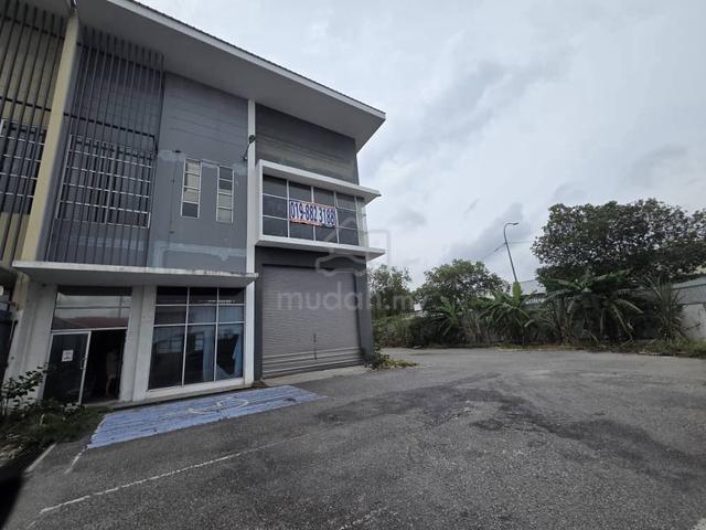 Taman perindustrian Pandamaran Semi-D factory for rent 150amp 1