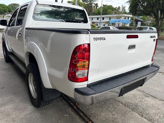 2011 Toyota HILUX 3.0 G DUAL CAB (A) - 4
