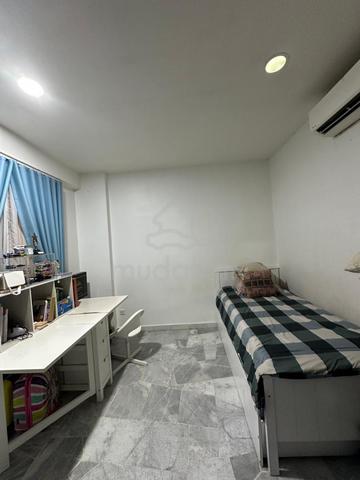 Room for rent 1