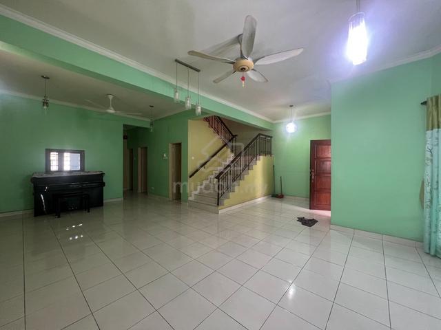 SUPER CHEAP 2 Storey SUPERLINK @ Bandar Tun Hussein Onn 1