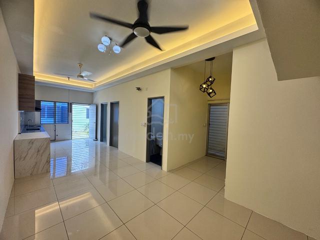 Cantik reno Ground Floor Simfoni Perdana LBS Alam Perdana Puncak Alam 1