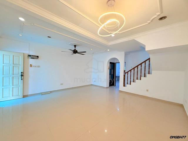 Klang Utama Double Storey Renovated Move in Condition Best Buy 1