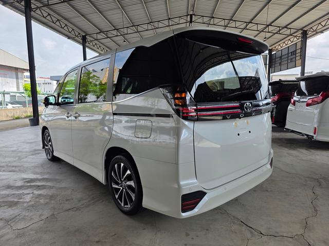 2023 Toyota VOXY 2.0 SZ LOW MILEAGE - 2