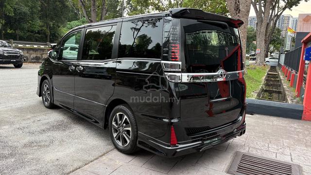 2021 Toyota VOXY 2.0 ZS KIRAMEKI III (A) - 2