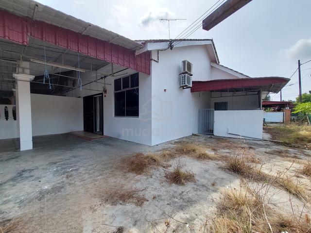 Kota Tinggi Taman Kota Jaya Corner Lot 1½ Storey Medium Low Cost House 1