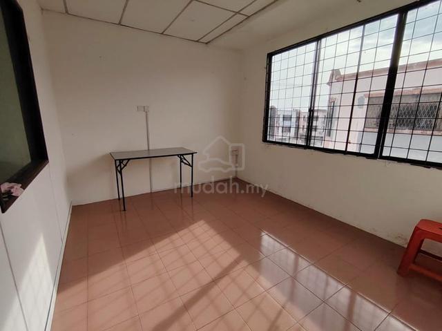 For Sale Beverly Hills Plaza (office/shop) 1