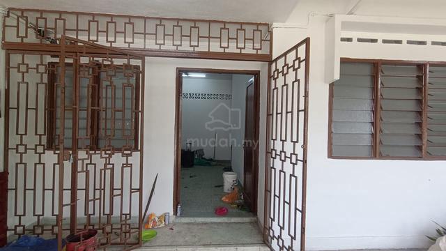 Jalan Meru, Klang Perade - Walking distance to LRT 1