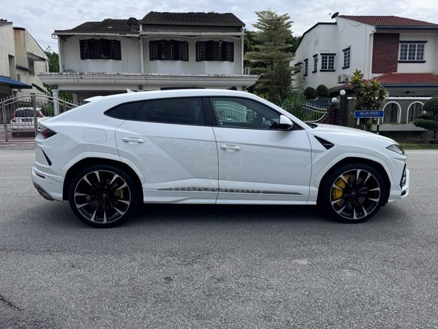 4K KM 4 SEATER AKRAPOVIC BSM Lamborghini URUS 4.0 - 3