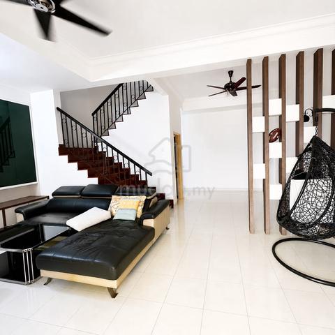 Pekan Nanas Double Storey Fully Renovation Good Condition 1