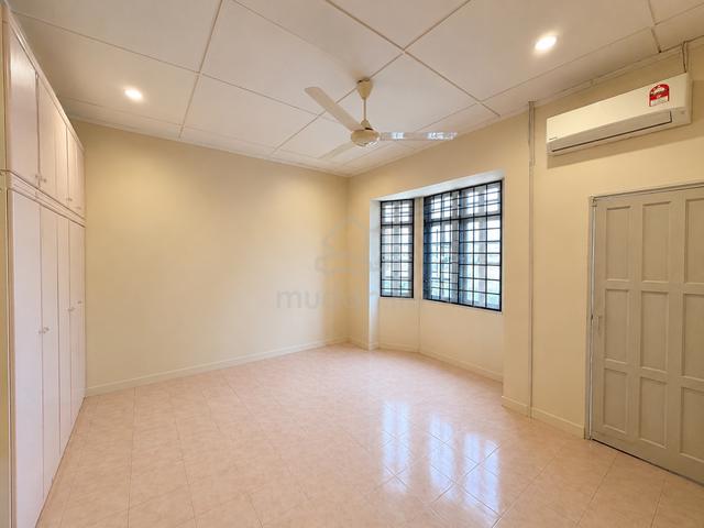 Bercham / 2 Storey Terrace / FREEHOLD / Facing Field / 20x75 / 4R3B 1