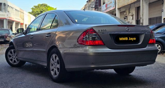 Mercedes Benz E200 (CKD) 1.8 (A) - 4