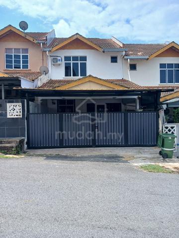 Homestay 2 Tingkat Berhampiran Pantai Batu Hitam 1