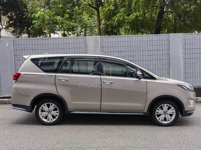 Toyota INNOVA 2.0 X High spec one owner FL - 3