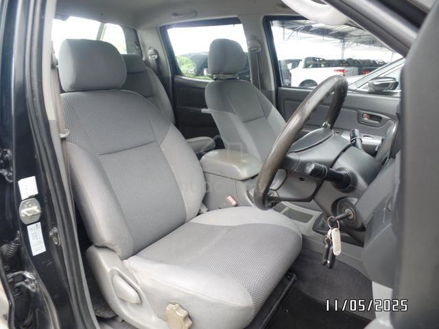 2010 Toyota HILUX 2.5 G DOUBLE CAB (M) - 3