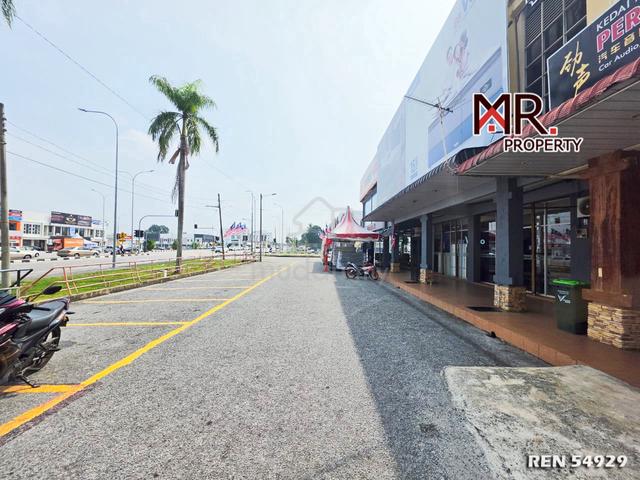 CORNER LOT @ Triple Storey Shop Lot Taman Cengal Jaya FOR RENT 1