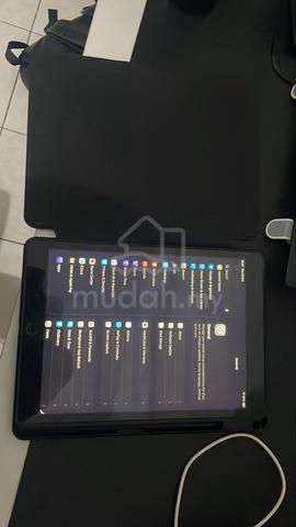 Ipad 9th Generation  - photo 2 of 5