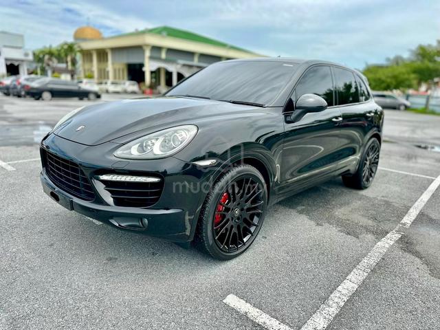 2011 Porsche CAYENNE TURBO - 2