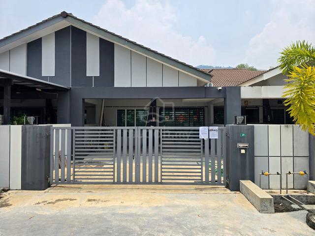 Single Storey House At Taman Lahat Sentosa, Lahat, Perak. 1