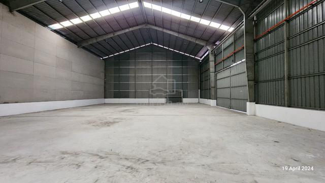 Big space warehouse Inanam 1