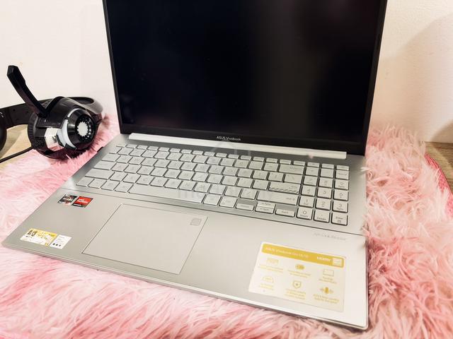 ASUS VivoBook Go 15 (E1504FA) - photo 3 of 6