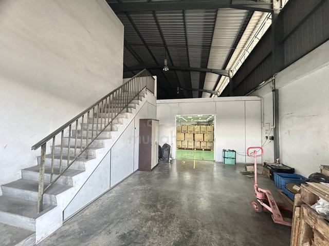1.5 Storey Semi D Factory Gunung Rapat Taman Song Choon Sri Rapat Rent 1