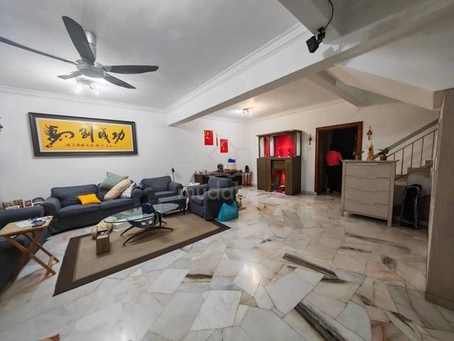 2 Storey Terrace Renovated and extended Freehold move in condition 1