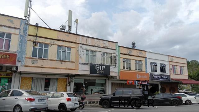 Melati Square Putra Nilai shoplot 1.5sty 22*95sqft for sale 1