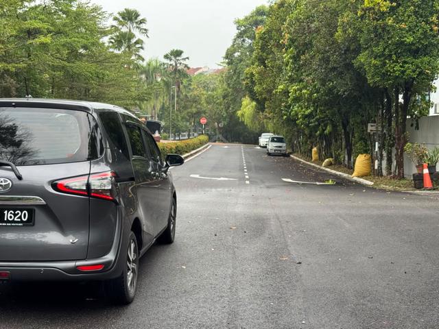 2017 Toyota SIENTA 1.5 V (A)2 Power Door/7 Seater  - 2