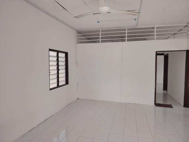 4,000sf UNFURNISH CORNER BGLOW RESIDENTIAL OR BUSINESS USE KAMUNTING 1